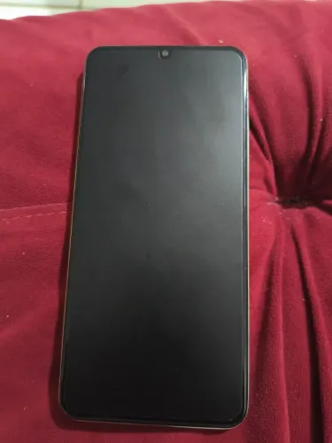 Realme C63 celular