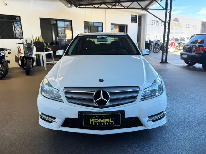 Mercedes-Benz C-180 CGI Sport 1.6 TB 16V 156cv Aut. 2013