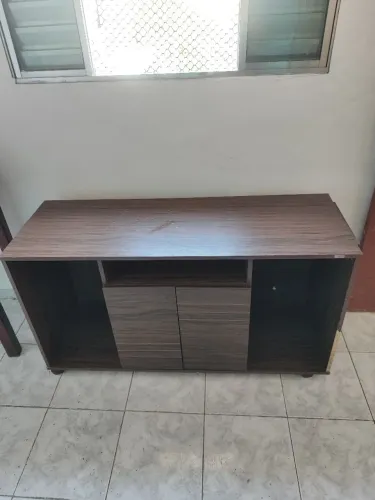 Rack / Estante de Sala com Rodinhas