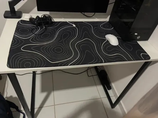 Mesa para PC / Escritório - Ótimo estado