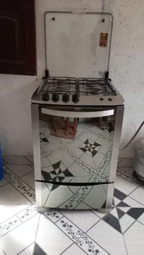 Vendo fogão lindo espelhado as 4 bocas funcionando perfeitamente 