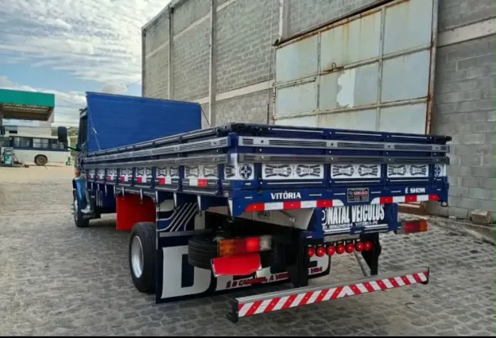 Mercedes 710 parcelado com entrada