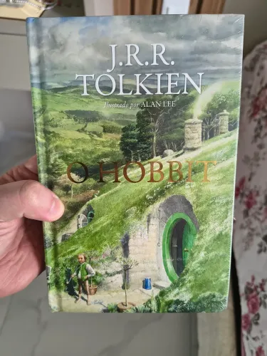 O Hobbit - Ilustrado por Alan Lee(lacrado)