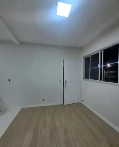 EXCELENTE OPORTUNIDADE - TODA REFORMADA. Apartamento 02 quartos - 6ª Etapa