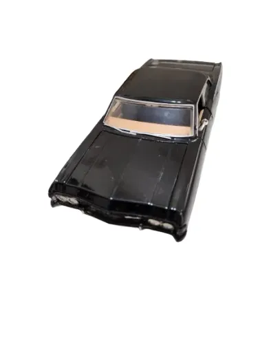 Miniatura Impala da Série Supernatural com detalhes.