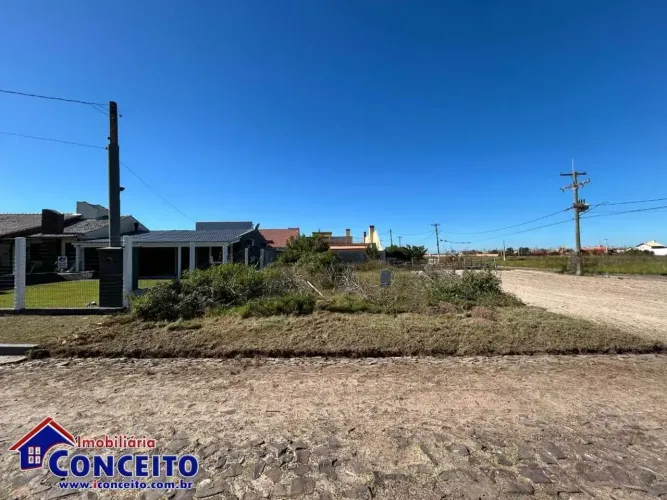 T117 - Ótimo terreno com 300 m² de área localizado no Balneário Presidente