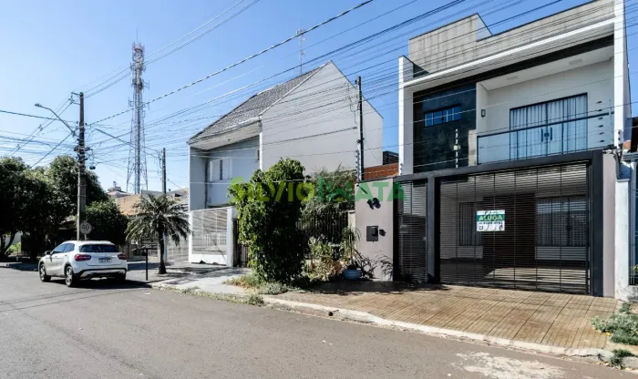 EXCELENTE SOBRADO DE 04 QUARTOS PARA MORAR NO PARQUE RESIDENCIAL TUIUTI.