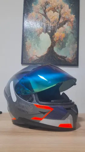 Capacete Axxis com duas viseiras