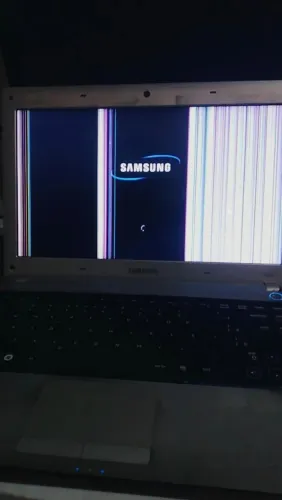 Notebook rv415 da Samsung defeito na tela e sem bateria