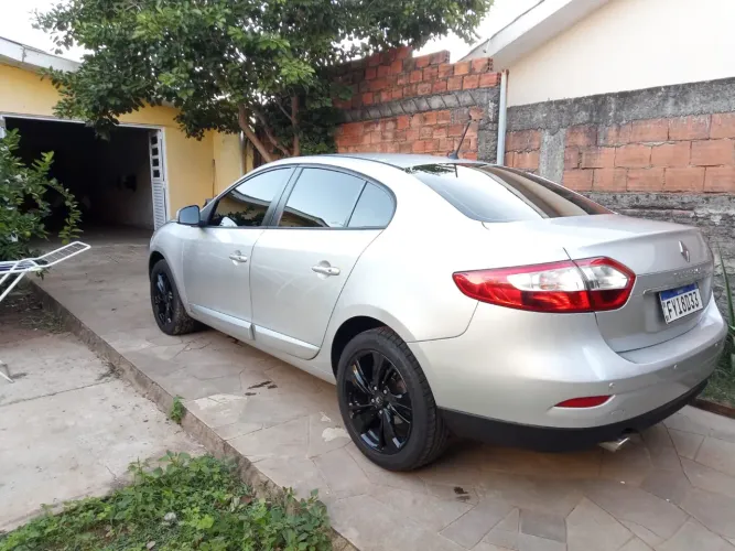 Renault Fluence Sed. Dynamique 2.0 16V Flex Aut. 2015