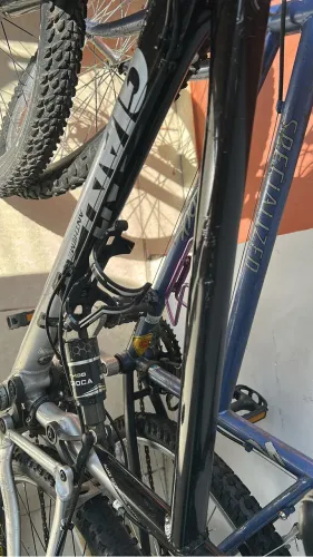 Bike MTB 26" Giant Full suspension. Em excelente estado! Valor RS$3.500,00 só venda!