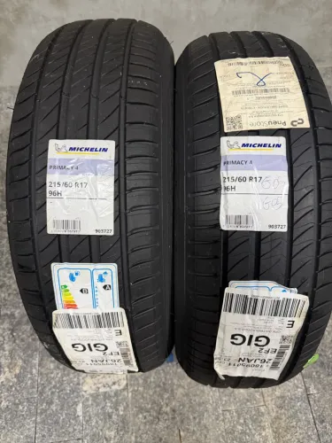 Par de pneus Michelin Primacy 4 zero 215/60/17