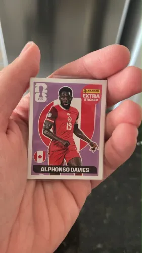 Vendo figurinha Legend Alphonso Davies