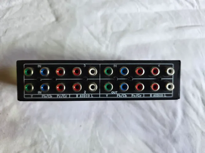 Switch Componente 3 x 1 Em perfeito estado