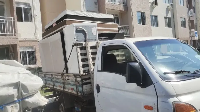 FAÇO FRETE E MUDANÇA