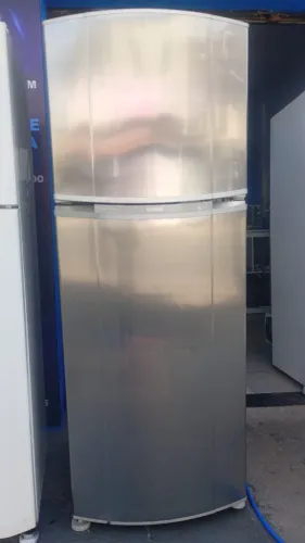 Geladeira inox Frost Free