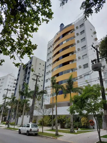 Alugo apartamento em Caiobá-PR. Excelente localização, na quadra do mar e em frente à UFPR