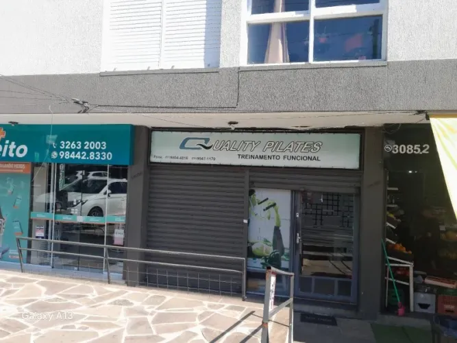 Loja térrea frente para a avenida com 37,73 m² de área útil em frente a grande condominio