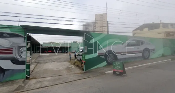 Locação de Terreno com 1460 m² no total com 400 m² de área útil construída - Fechado e Seg