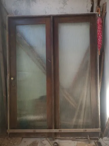 Porta de Jatobá largura 1,50 altura 2.10 valo $1000 só ligar *71 ou zap