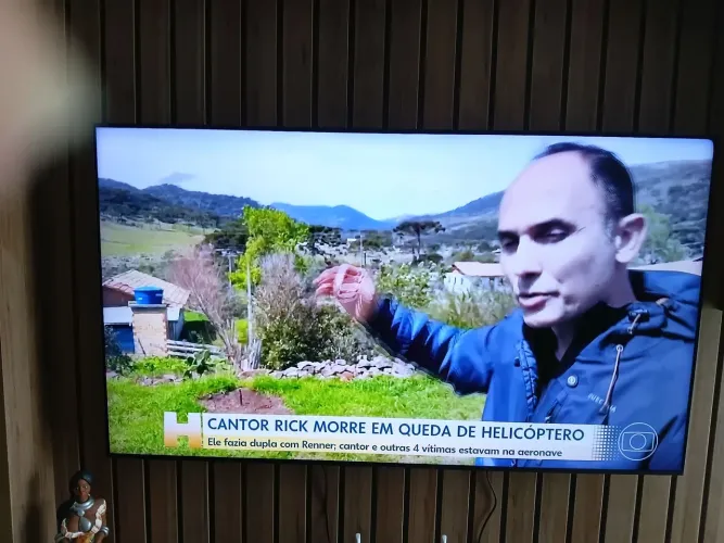 Vendo smart tv 55 polegadas seminova