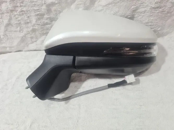 Retrovisor Elétrico corolla cross 21/23 branco(novo)