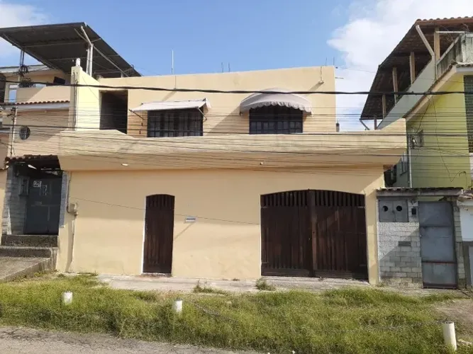Casa Duplex Grande - Miguel Couto - Nova Iguaçu - RJ.