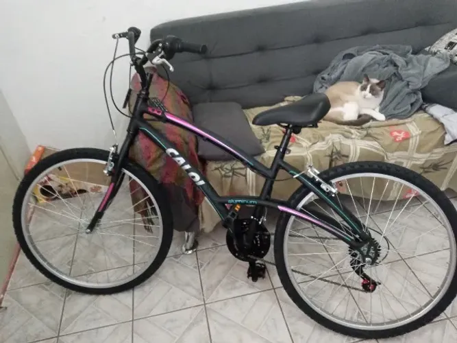 Vendo bicicleta Caloi 100 aro 26, seminova!