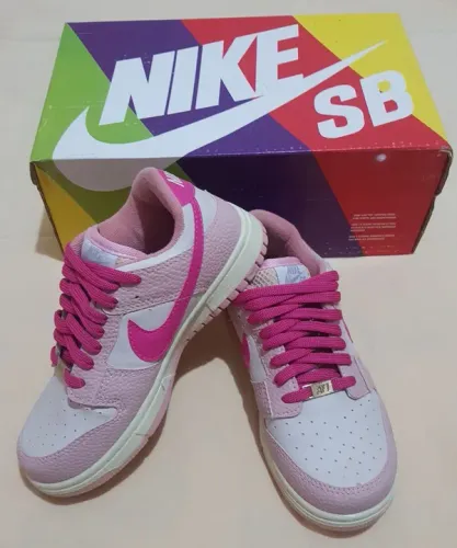 Tênis Nike Qualidade Premium tamanho: 35