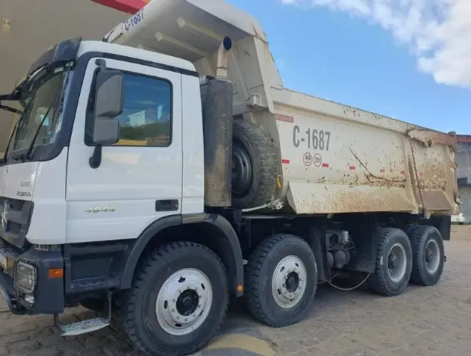 Caminhão MB 4844K Actros com caçamba basculante Rossetti ano 2018