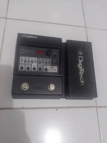 Pedaleira digitech element xp para guitarra