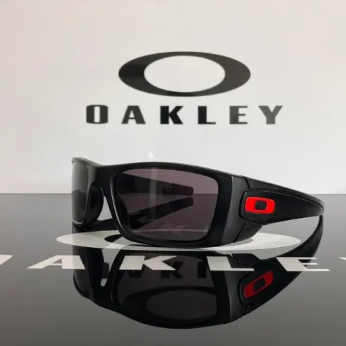 Oakley Fuel Cell polarizado logo vermelha 