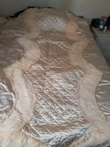 Colcha cobre leito de seda casal pouco usada