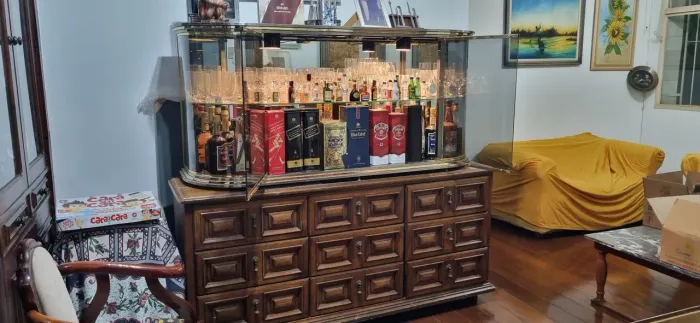 Bar para sala de visitas copas ou área germe. 