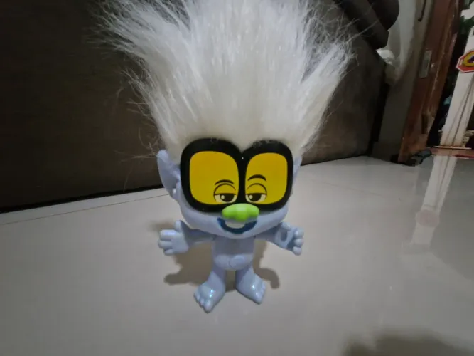 Boneco Eletrônico Tiny Diamond Musical Trolls World Tour - 24 cm - Hasbro