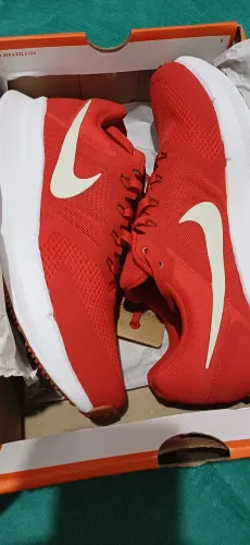 Tênis Nike rum Swift 3