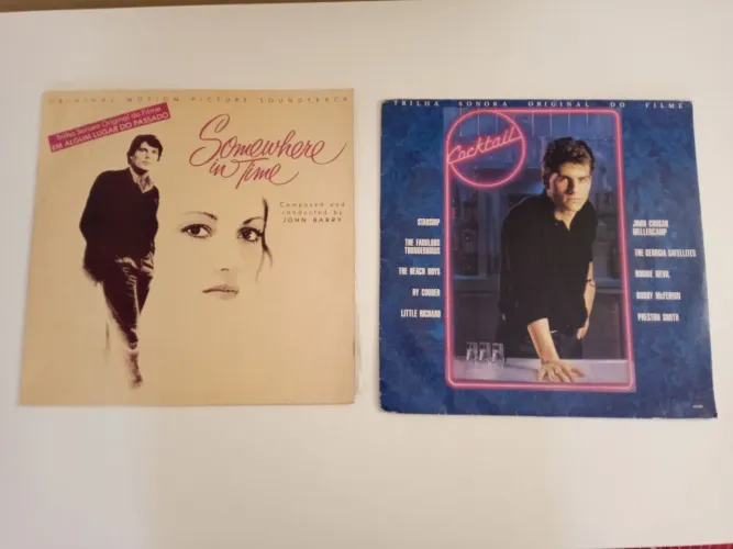 Dois discos de vinil com tema de filme