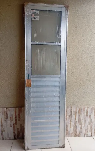 Vendo Porta Alumínio 