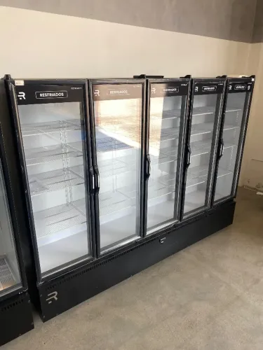 Auto-serviço - expositor - 5 portas - Refrimate 