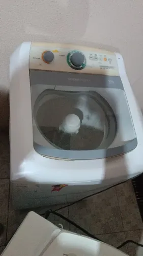 Vendo máquina de lavar roupa consul 10kg voltagem 110 com garantia, entrego instalada.