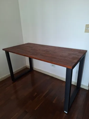 Mesa Escritório Estrutura Metálica com tampo 1.34 x 0.66m