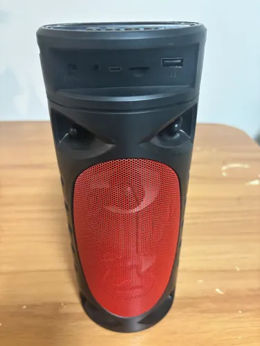 Caixa de som Bluetooth preta