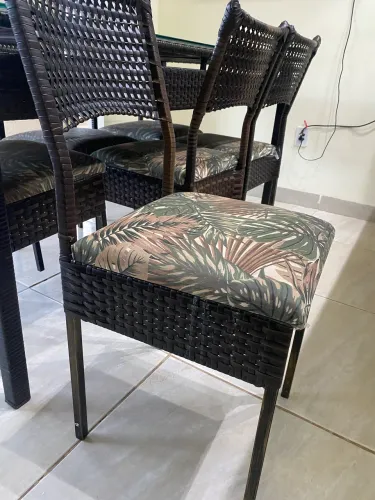 Mesa com 6 cadeiras