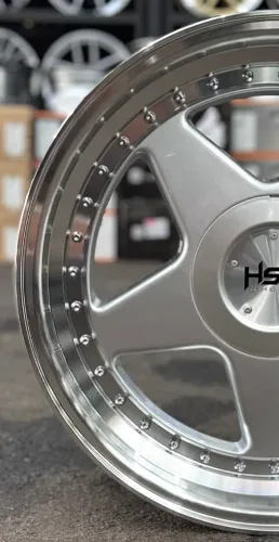 Rodas HSR réplicas OZ Futura aro 17  furação 4x100 4x114
