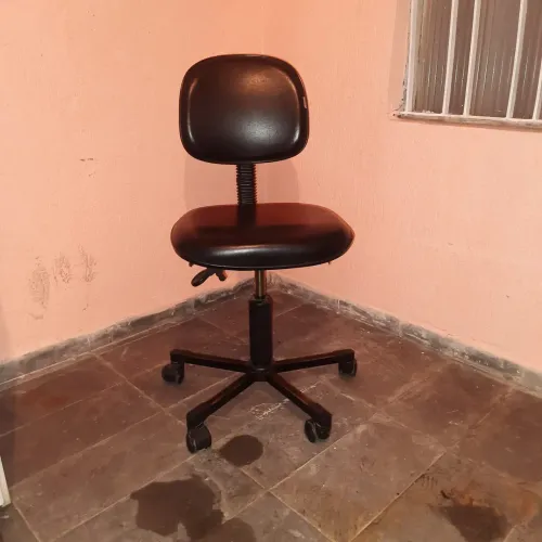Cadeira de escritório preta