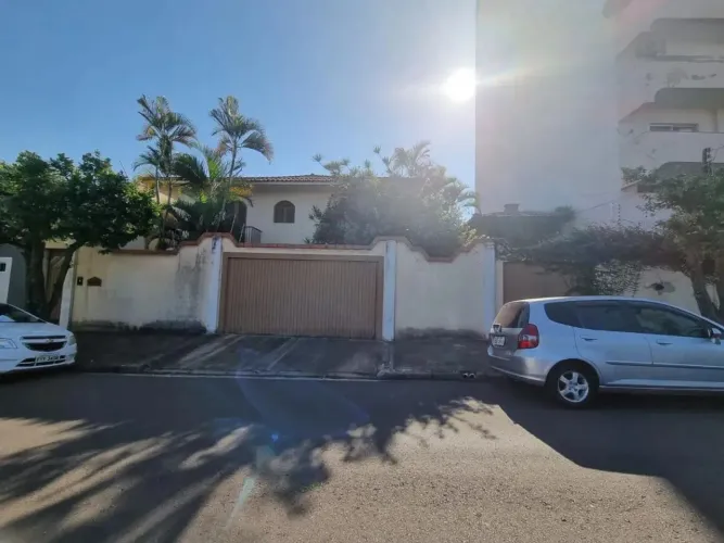 Casa para Venda em Presidente Prudente, Vila Machadinho, 3 dormitórios, 3 suítes, 5 banhei