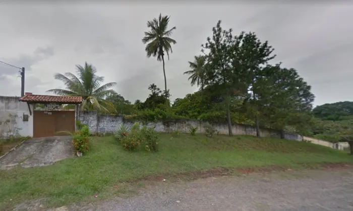 CASA COM 4 QUARTOS EM TERRENO DE 2.301 M² LOT. LAS PALMAS, VILA DE ABRANTES, CAMAÇARI.