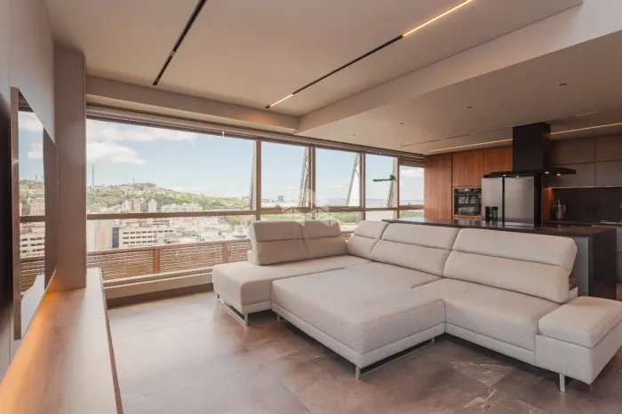 Apartamento duplex para comprar no Menino Deus com 2 suítes