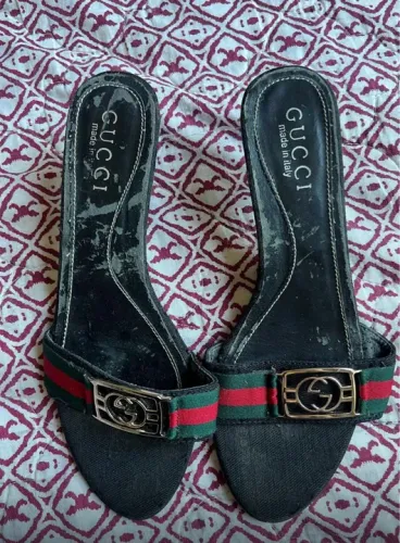 Sandálias Gucci Preta