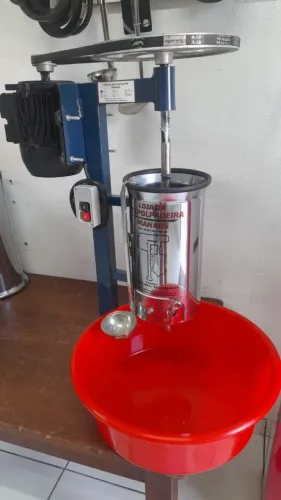 Máquina de bater açaí 